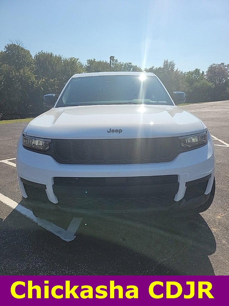 New 2025 Jeep Grand Cherokee L Altitude image 2
