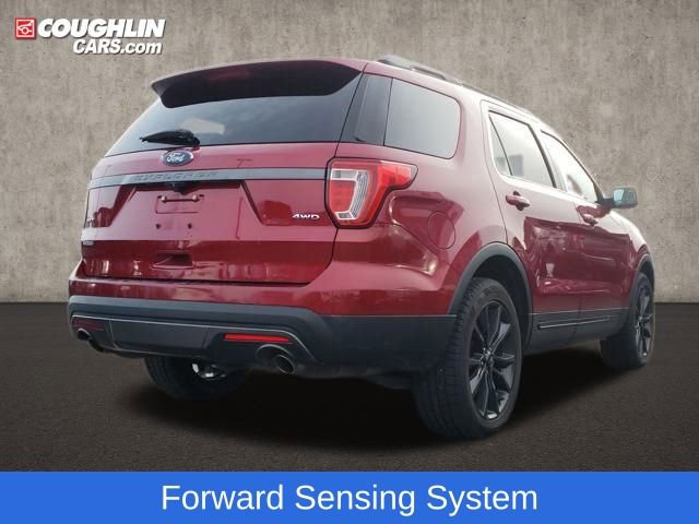 Used 2017 Ford Explorer XLT w/ Equipment Group 202A image 10