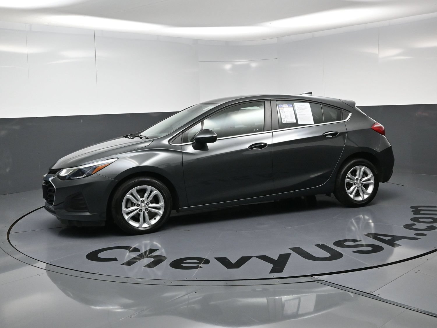 Used 2019 Chevrolet Cruze LT w/ Convenience Package FWD image 6