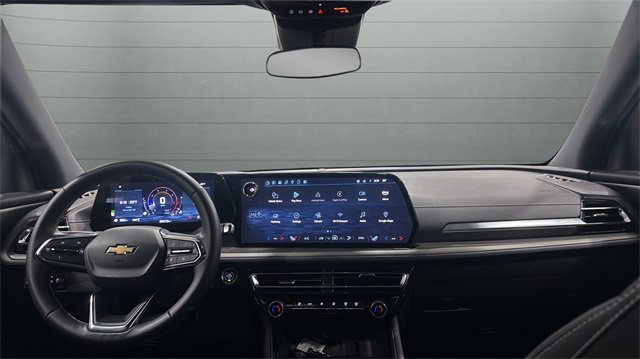 Used 2025 Chevrolet Traverse LT image 10