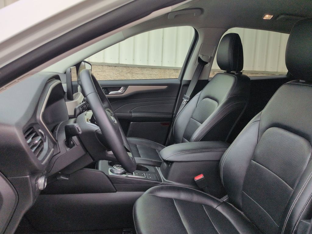 Used 2022 Ford Escape SEL w/ Technology Package AWD/4WD image 12