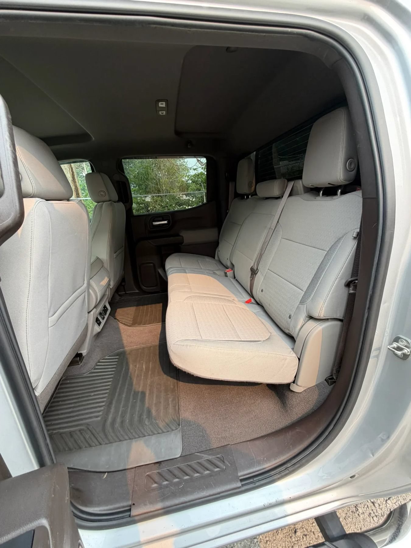 Used 2019 Chevrolet Silverado 1500 LT w/ Convenience Package AWD/4WD image 12
