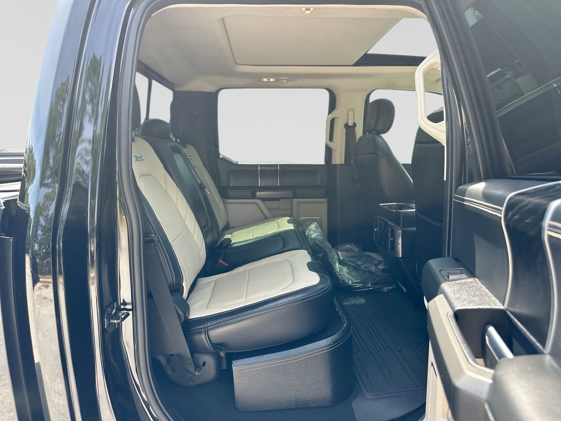 Used 2021 Ford F350 Limited AWD/4WD image 27