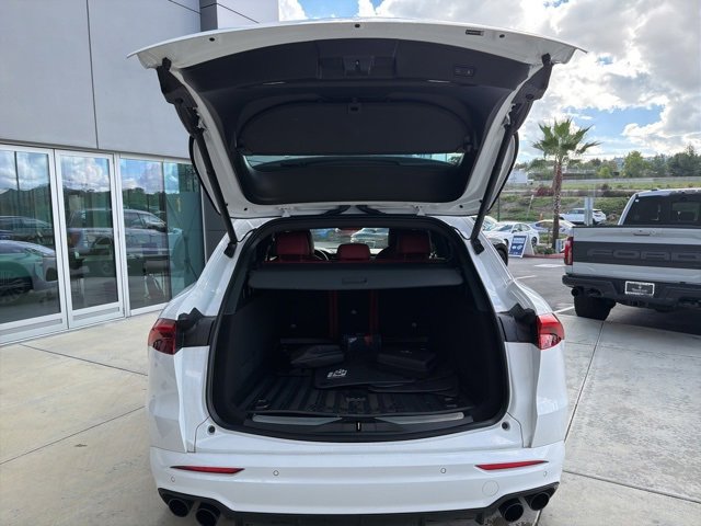 Certified 2023 Maserati Grecale Modena image 11