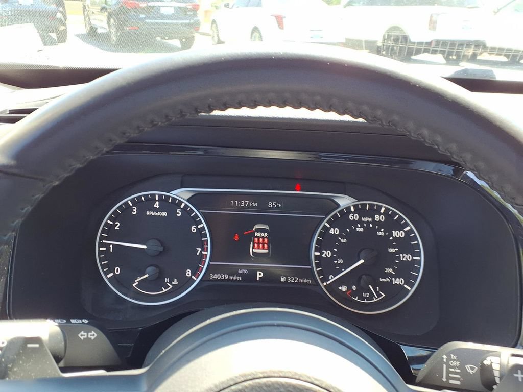 Used 2025 Nissan Pathfinder SV AWD/4WD image 14