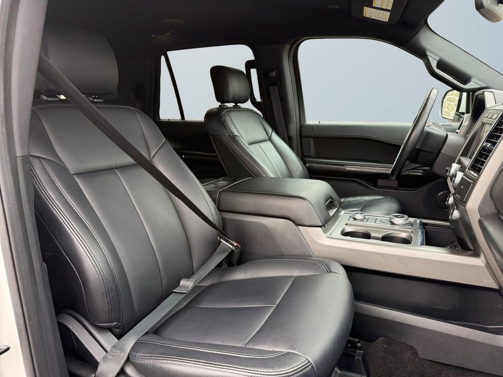 Used 2020 Ford Expedition XLT image 15