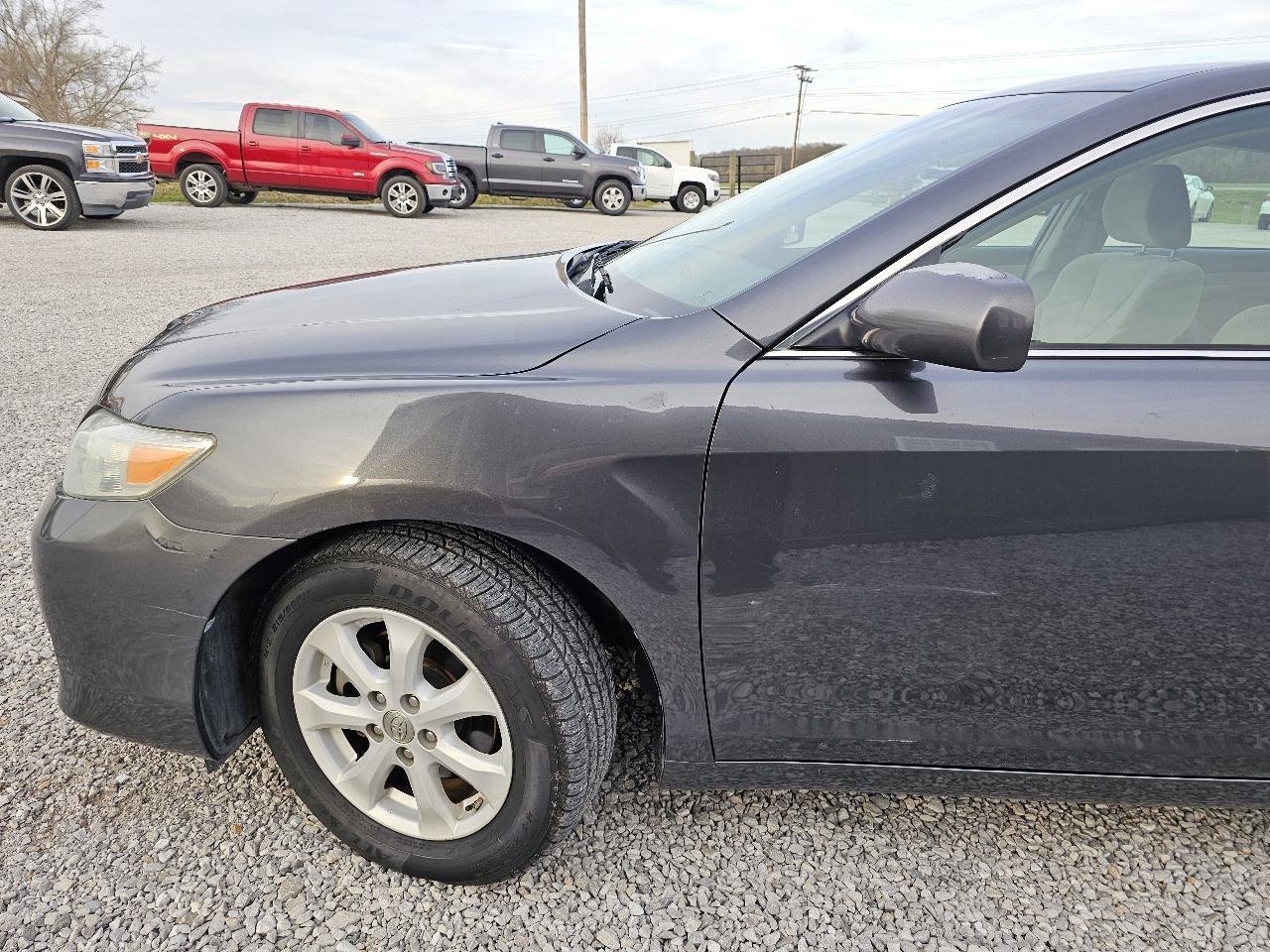 Used 2010 Toyota Camry LE image 4