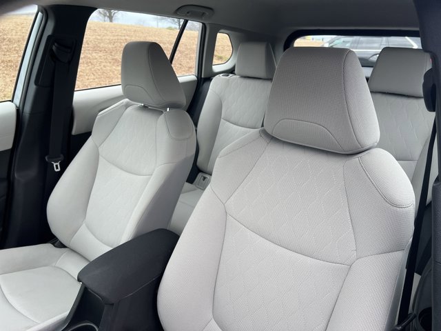 Used 2024 Toyota Corolla Cross L image 16
