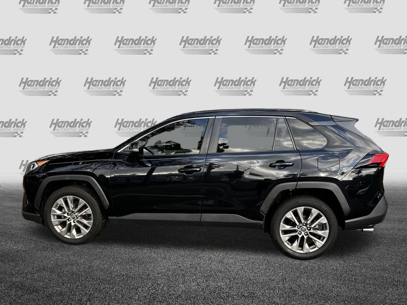 Used 2019 Toyota RAV4 XLE Premium image 6