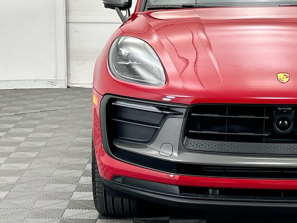 Used 2026 Porsche Macan AWD/4WD image 12