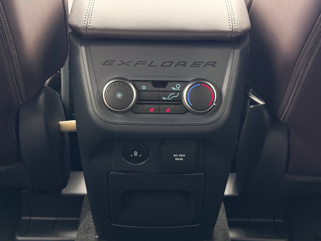 New 2027 Ford Explorer Platinum RWD image 12
