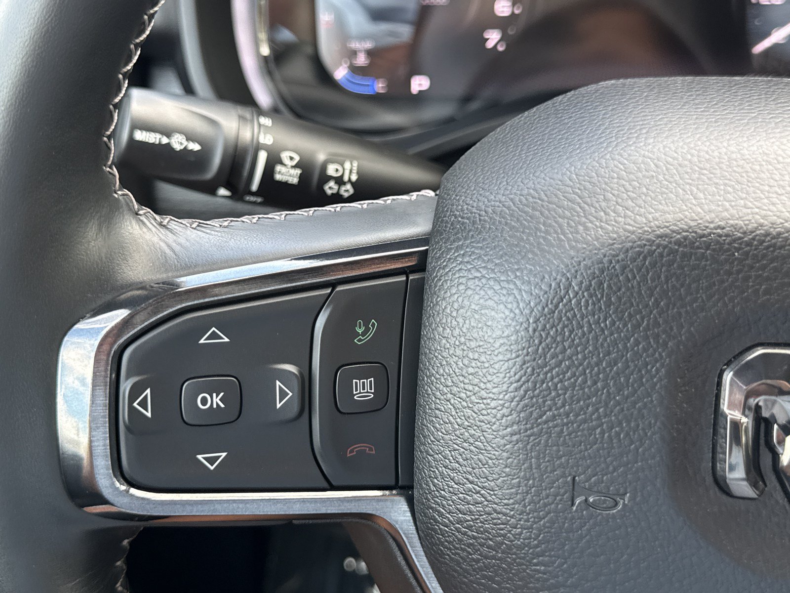 Used 2024 RAM 1500 Limited AWD/4WD image 23