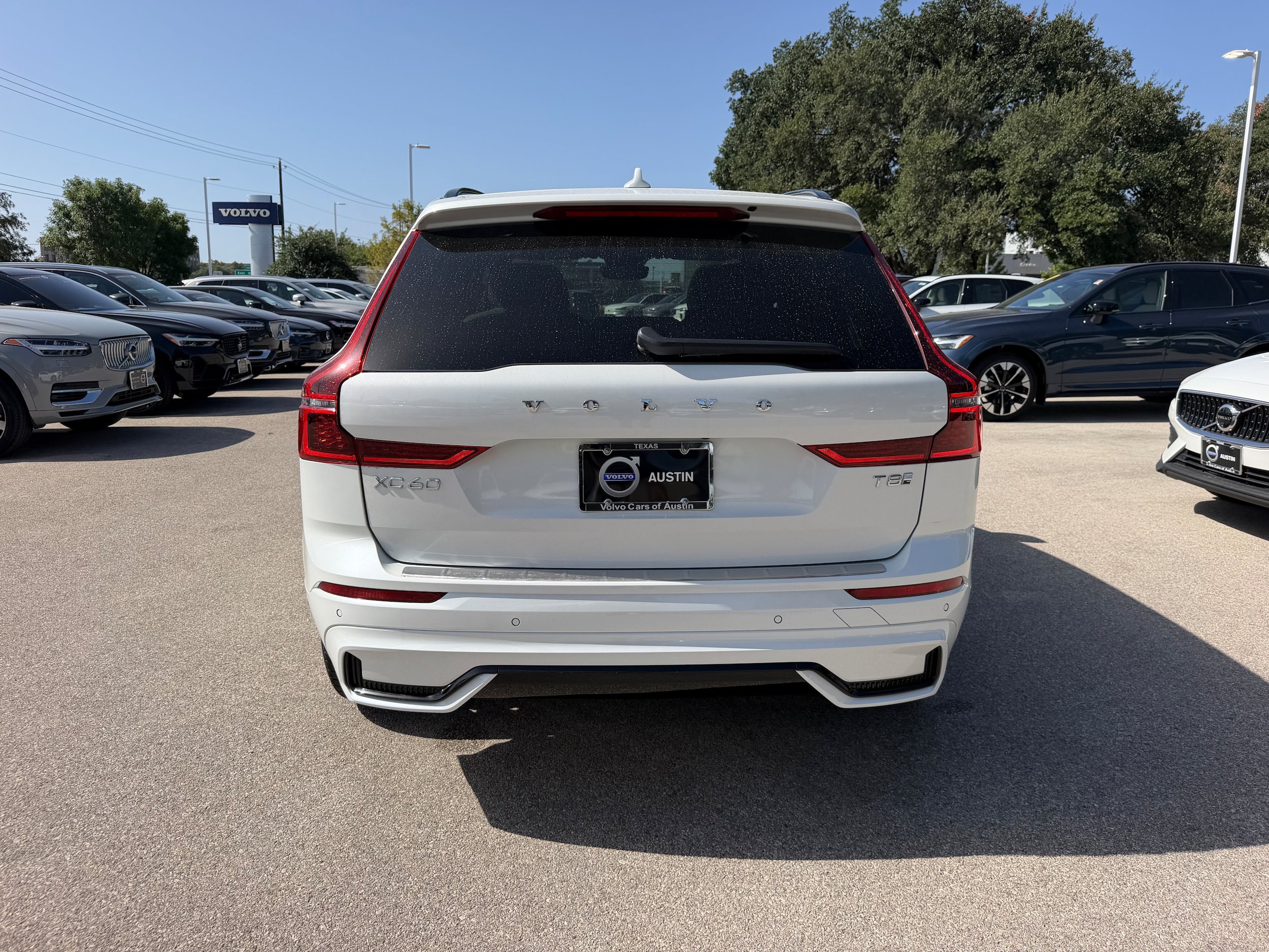 New 2026 Volvo XC60 T8 Plus w/ Protection Package Premier AWD/4WD image 5