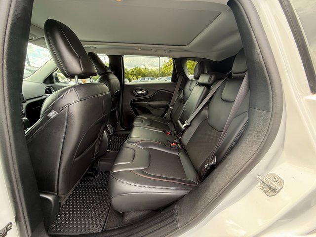 Used 2020 Jeep Cherokee Trailhawk w/ Comfort/Convenience Group image 15