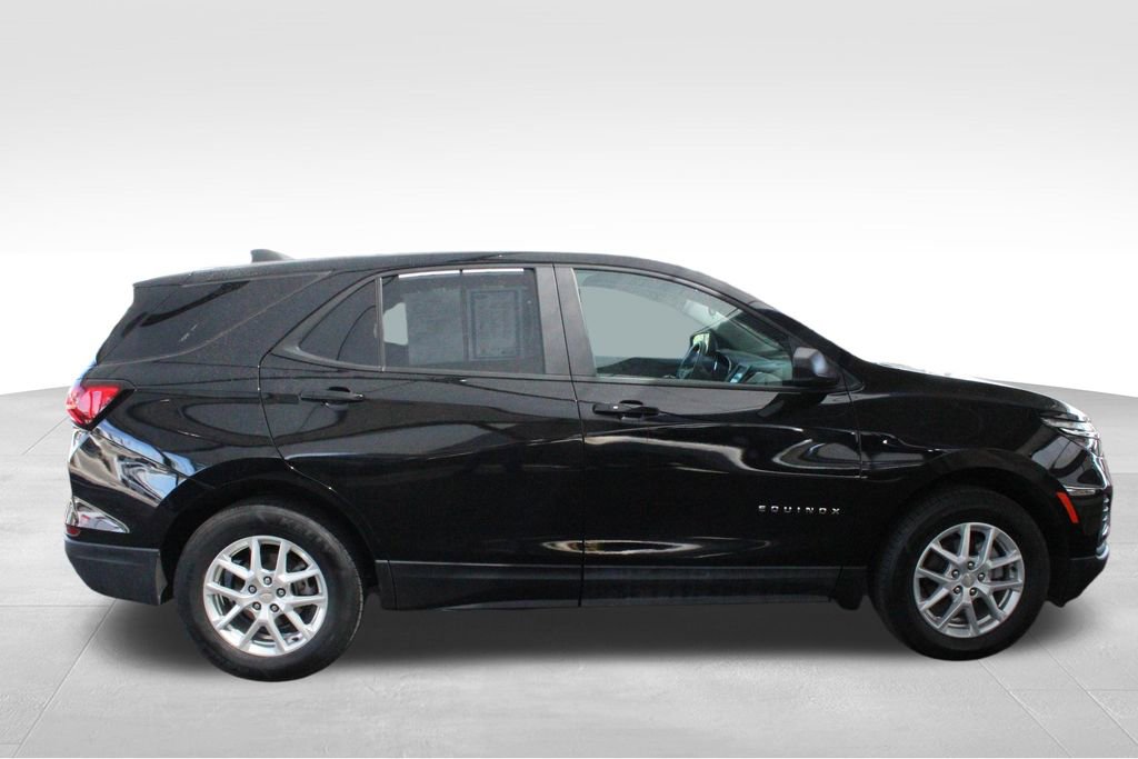 Used 2023 Chevrolet Equinox LS w/ LS Convenience Package AWD/4WD image 18
