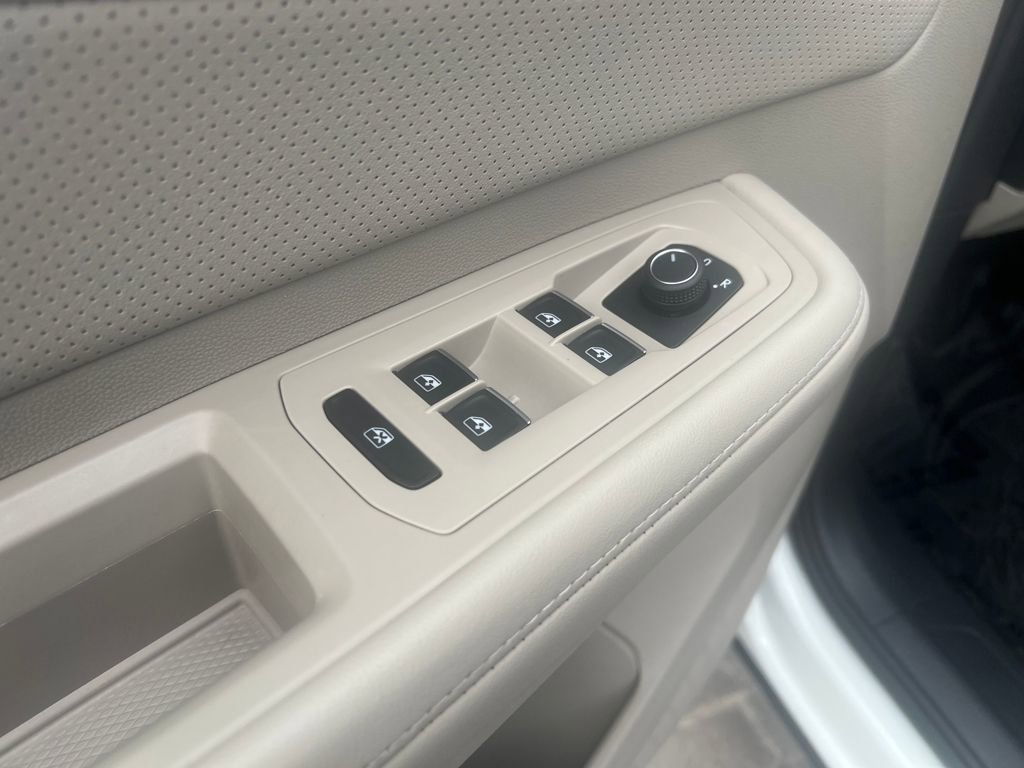 Used 2024 Volkswagen Atlas SE image 13