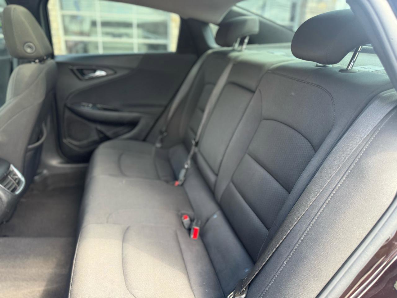 Used 2021 Chevrolet Malibu LT FWD image 17