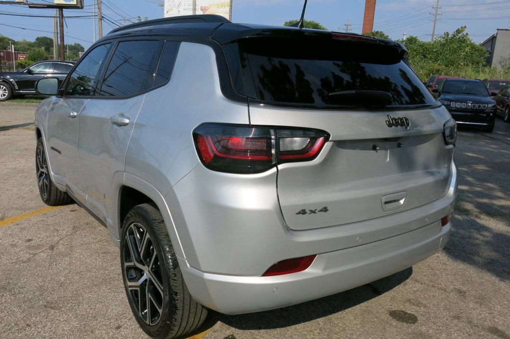 Used 2025 Jeep Compass Limited w/ High Altitude Package AWD/4WD image 3
