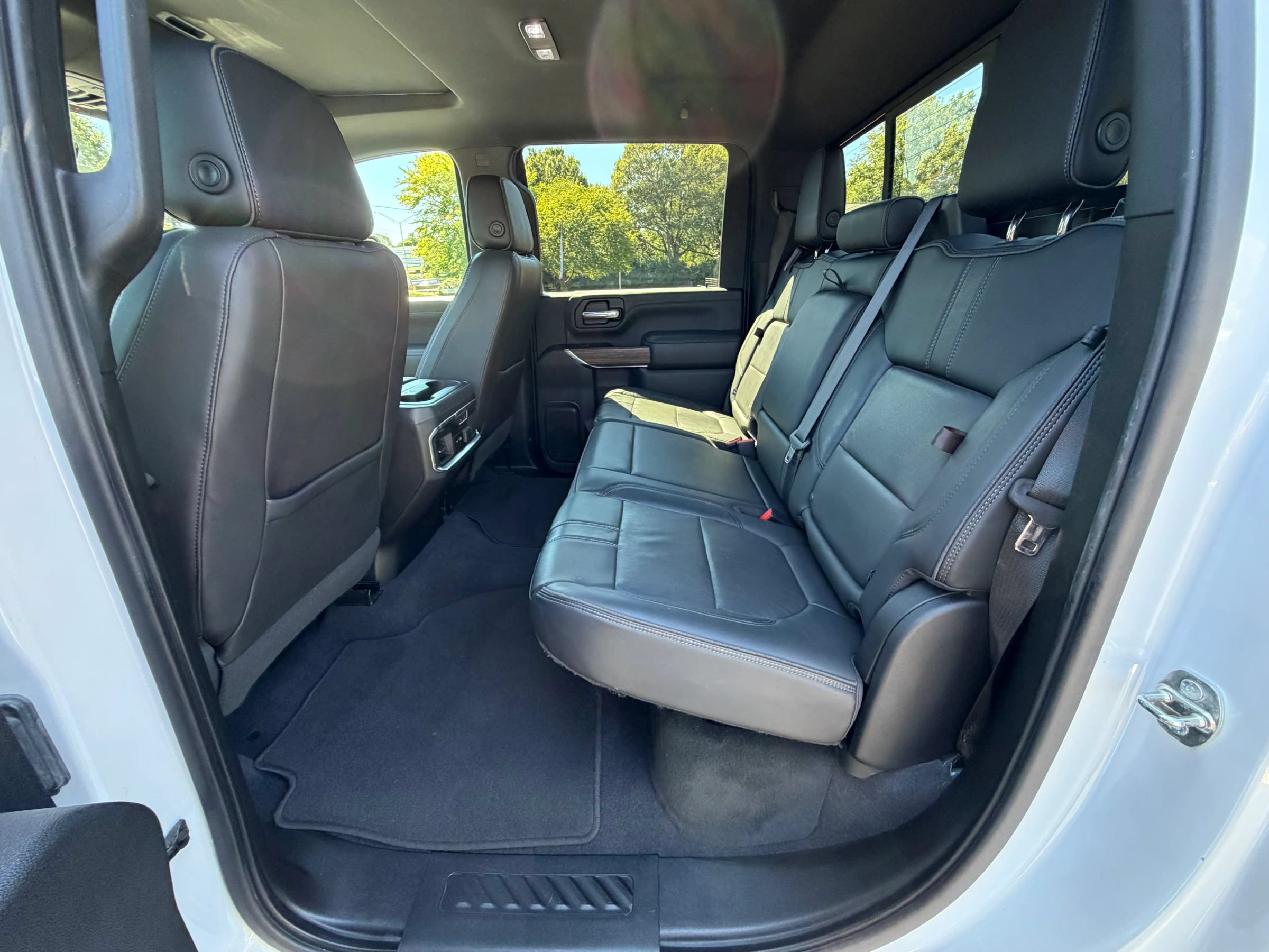 Used 2020 Chevrolet Silverado 2500 High Country w/ Technology Package AWD/4WD image 18