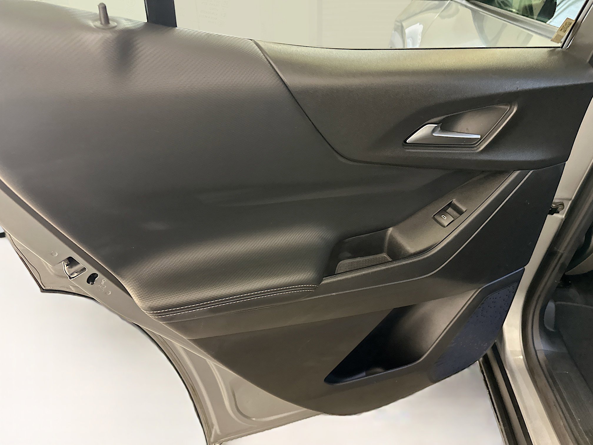 Used 2025 Chevrolet Equinox LT AWD/4WD image 26