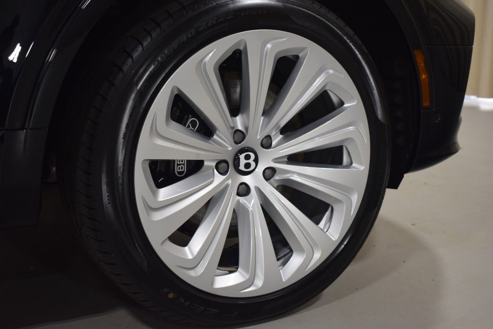 New 2025 Bentley Bentayga AWD/4WD image 7