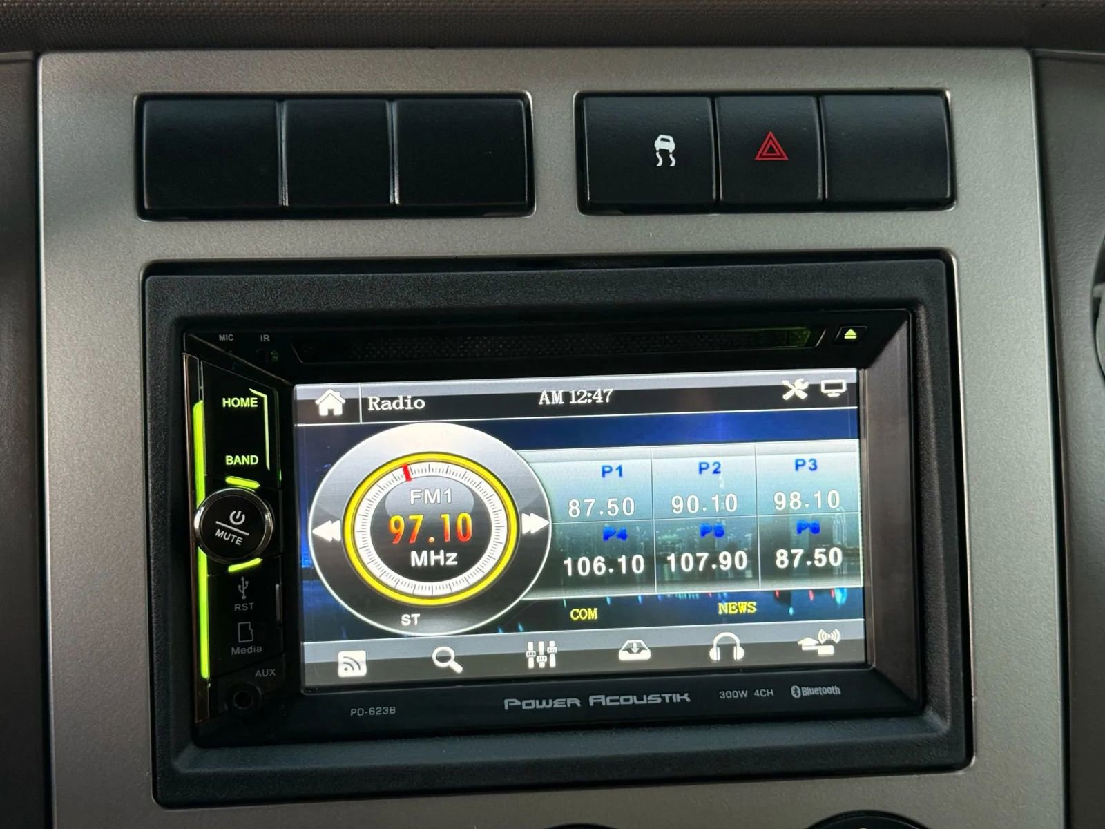 Used 2010 Ford Expedition XLT image 21