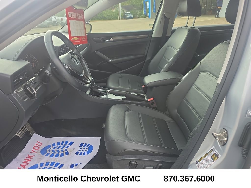 Used 2020 Volkswagen Passat 2.0T R-Line image 18