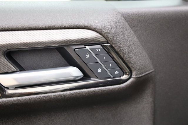 Certified 2025 GMC Sierra 3500 AT4 w/ Technology Package image 21