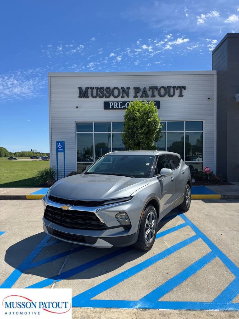 Used 2025 Chevrolet Blazer LT image 1