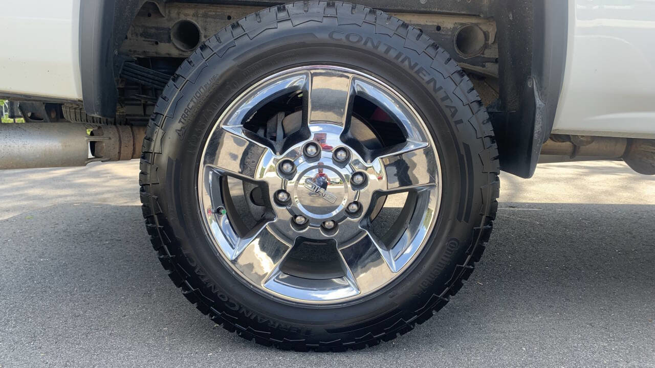 Used 2015 GMC Sierra 2500 Denali w/ Duramax Plus Package AWD/4WD image 21