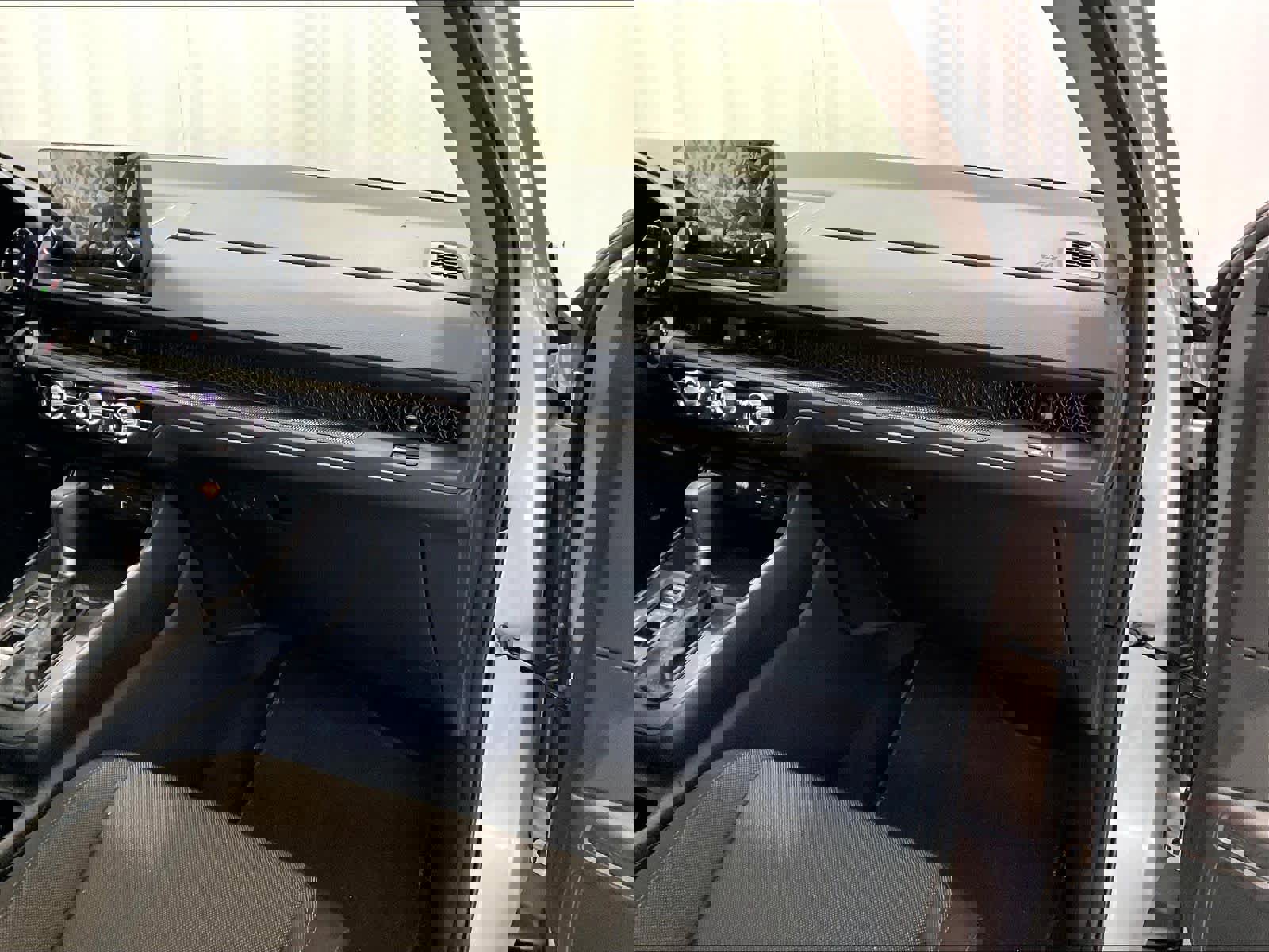 Used 2025 Honda CR-V LX image 13