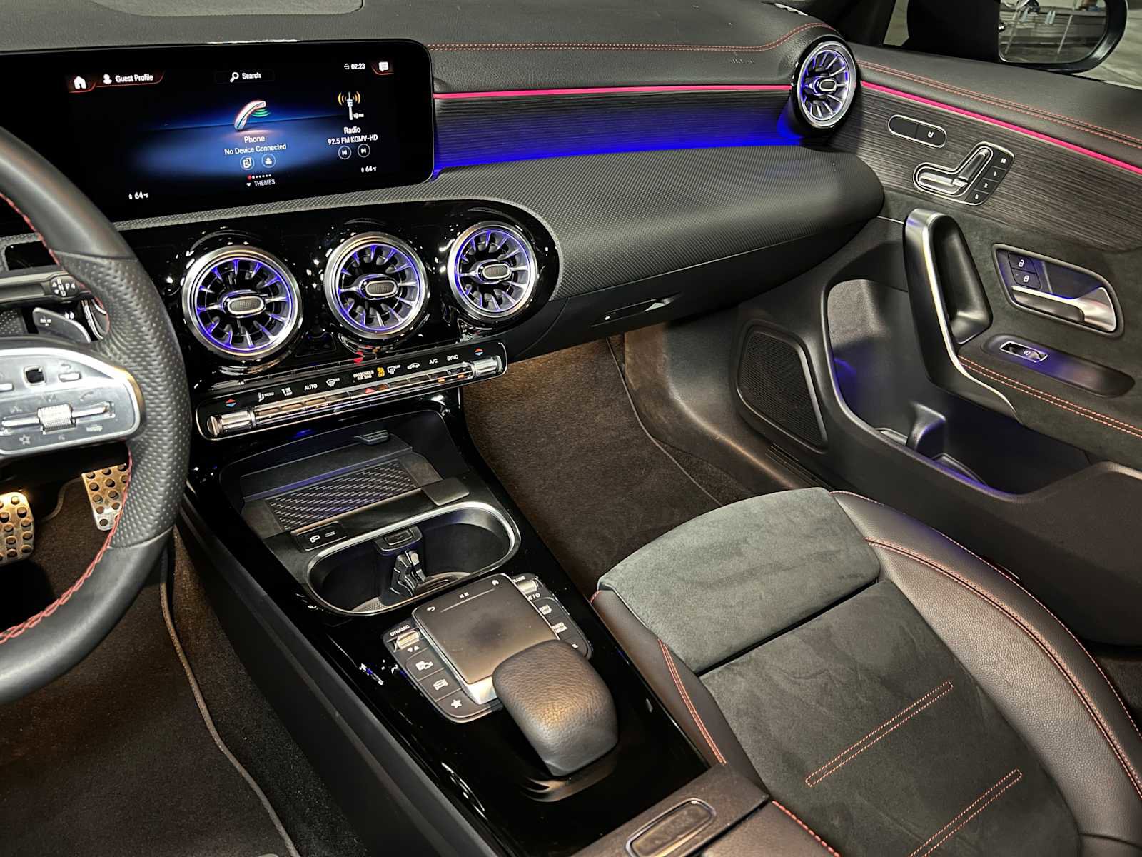 Used 2023 Mercedes-Benz CLA 250 4MATIC image 32