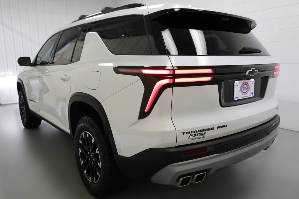 Used 2024 Chevrolet Traverse Z71 w/ Enhanced Driving Package AWD/4WD image 18