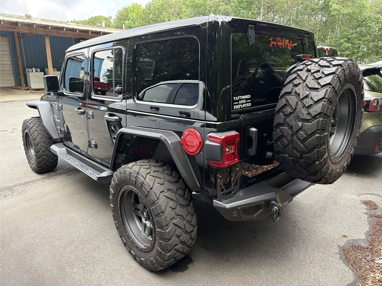 Used 2021 Jeep Wrangler Unlimited Sahara AWD/4WD image 5