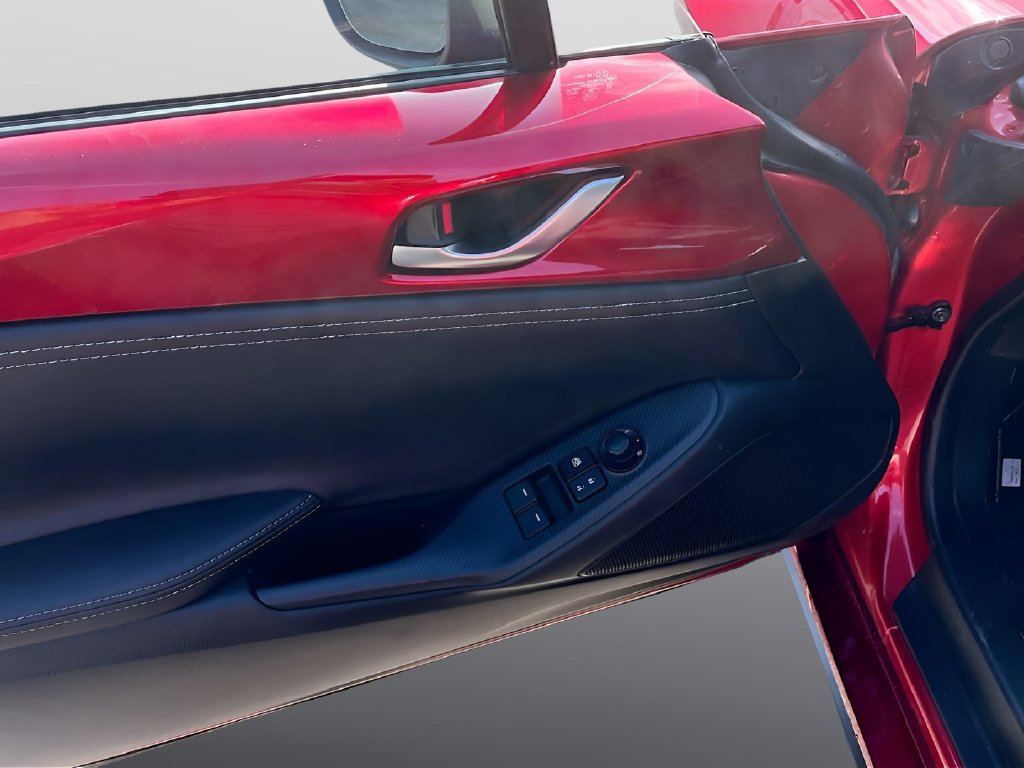 Used 2025 MAZDA MX-5 Miata Grand Touring w/ Weather Package RWD image 17