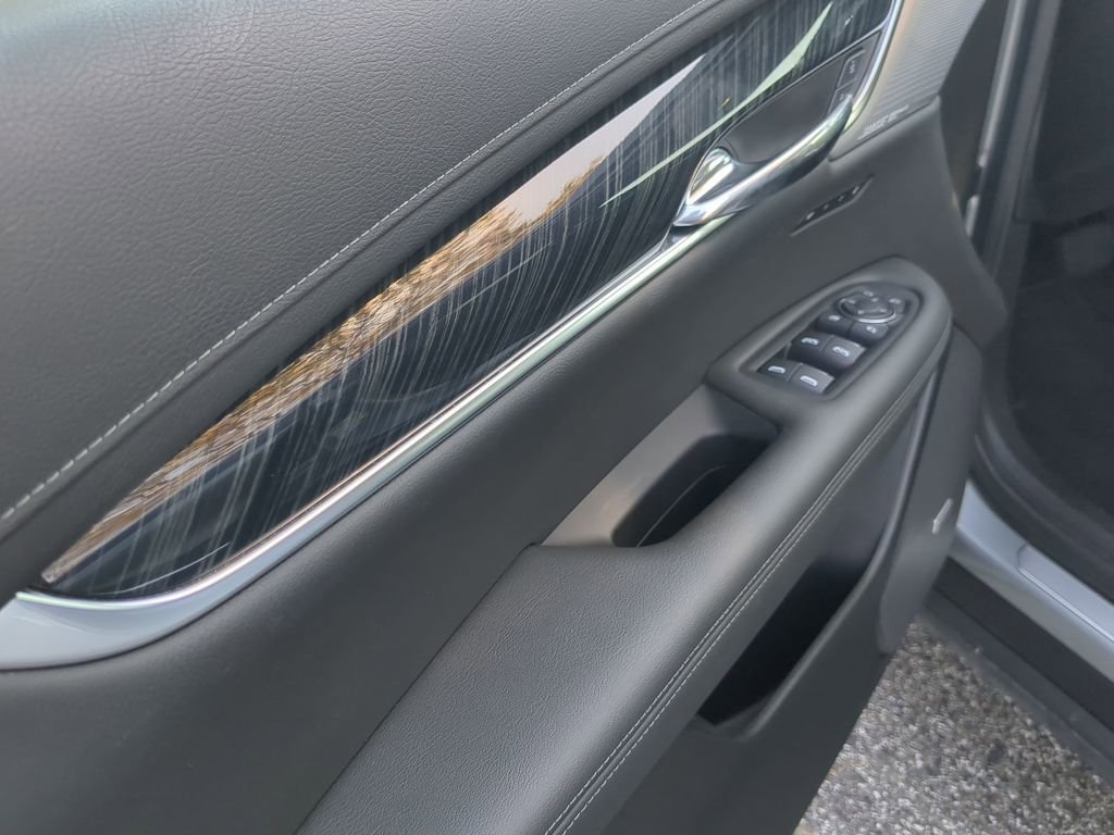 Used 2025 Cadillac XT6 Premium Luxury image 23