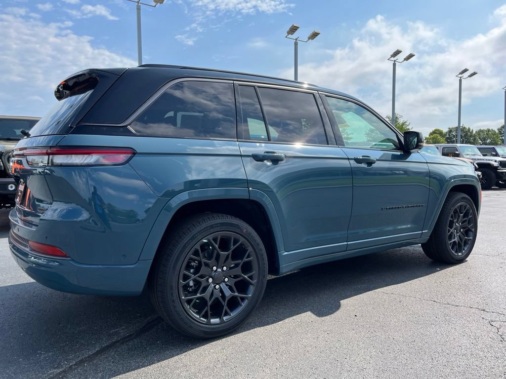New 2026 Jeep Grand Cherokee Summit w/ Obsidian Package AWD/4WD image 42