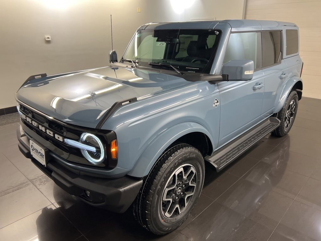 New 2025 Ford Bronco Outer Banks image 3