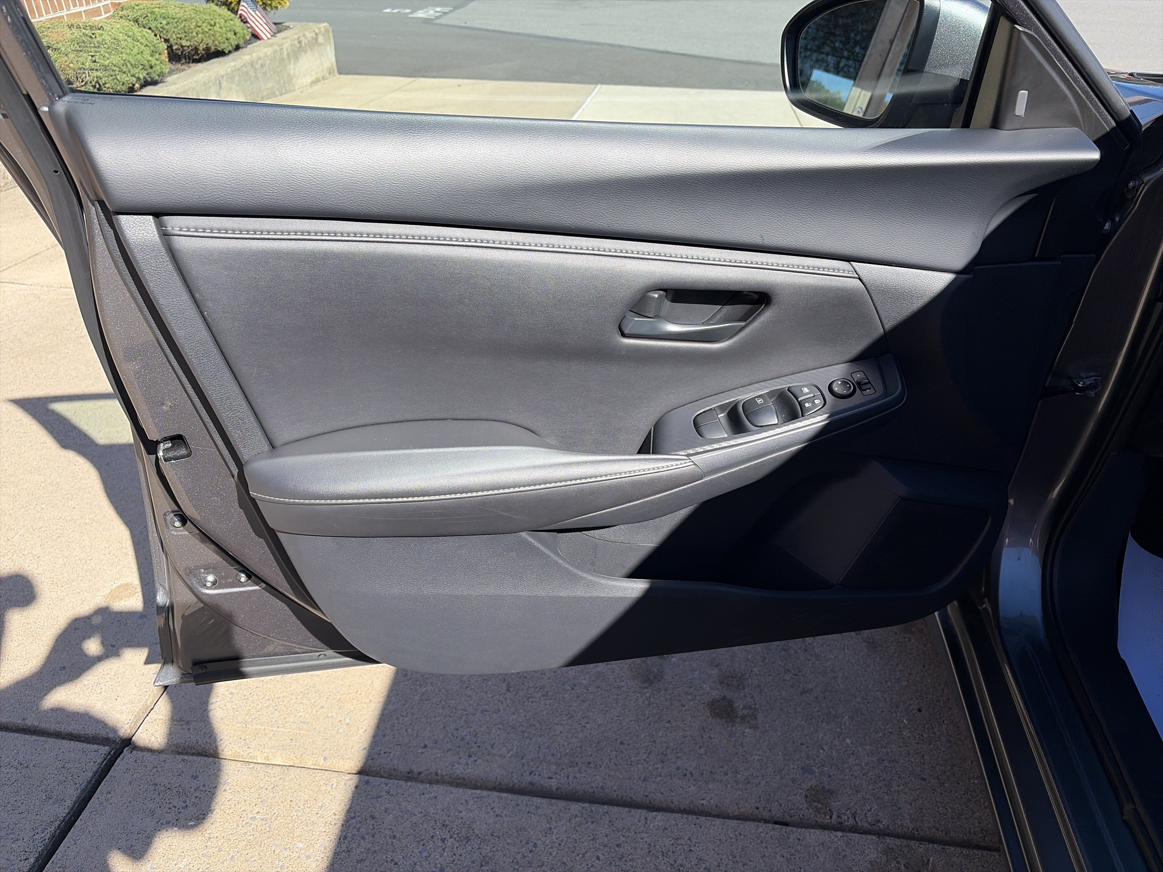 Used 2025 Nissan Sentra S FWD image 15