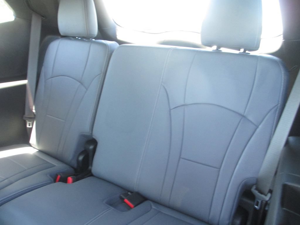 Certified 2023 Buick Enclave Essence w/ Experience Buick Package AWD/4WD image 22