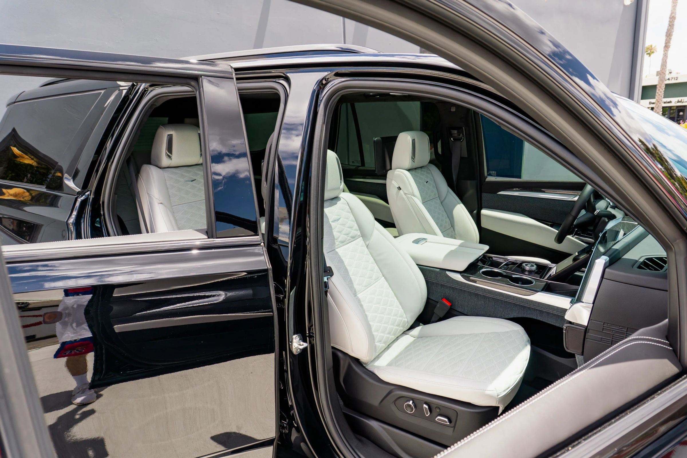 Used 2025 Cadillac Escalade V AWD/4WD image 52
