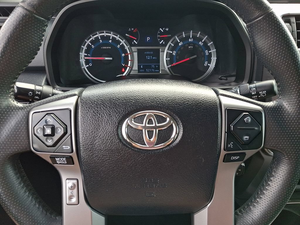 Used 2018 Toyota 4Runner SR5 AWD/4WD image 24
