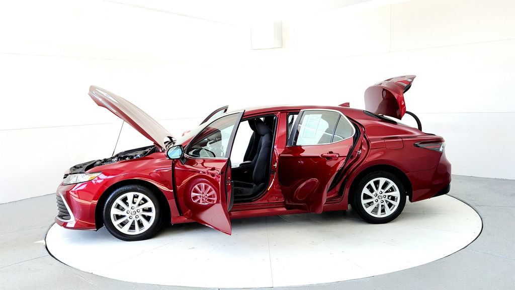Used 2021 Toyota Camry LE w/ Cold Weather Package FWD image 10