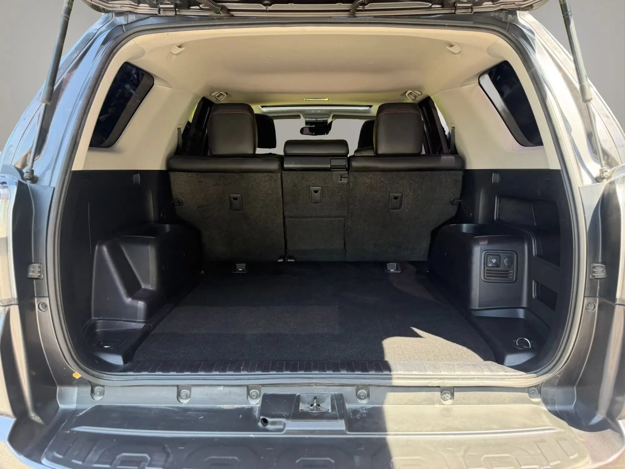 Used 2020 Toyota 4Runner Venture w/ Moonroof Package AWD/4WD image 22