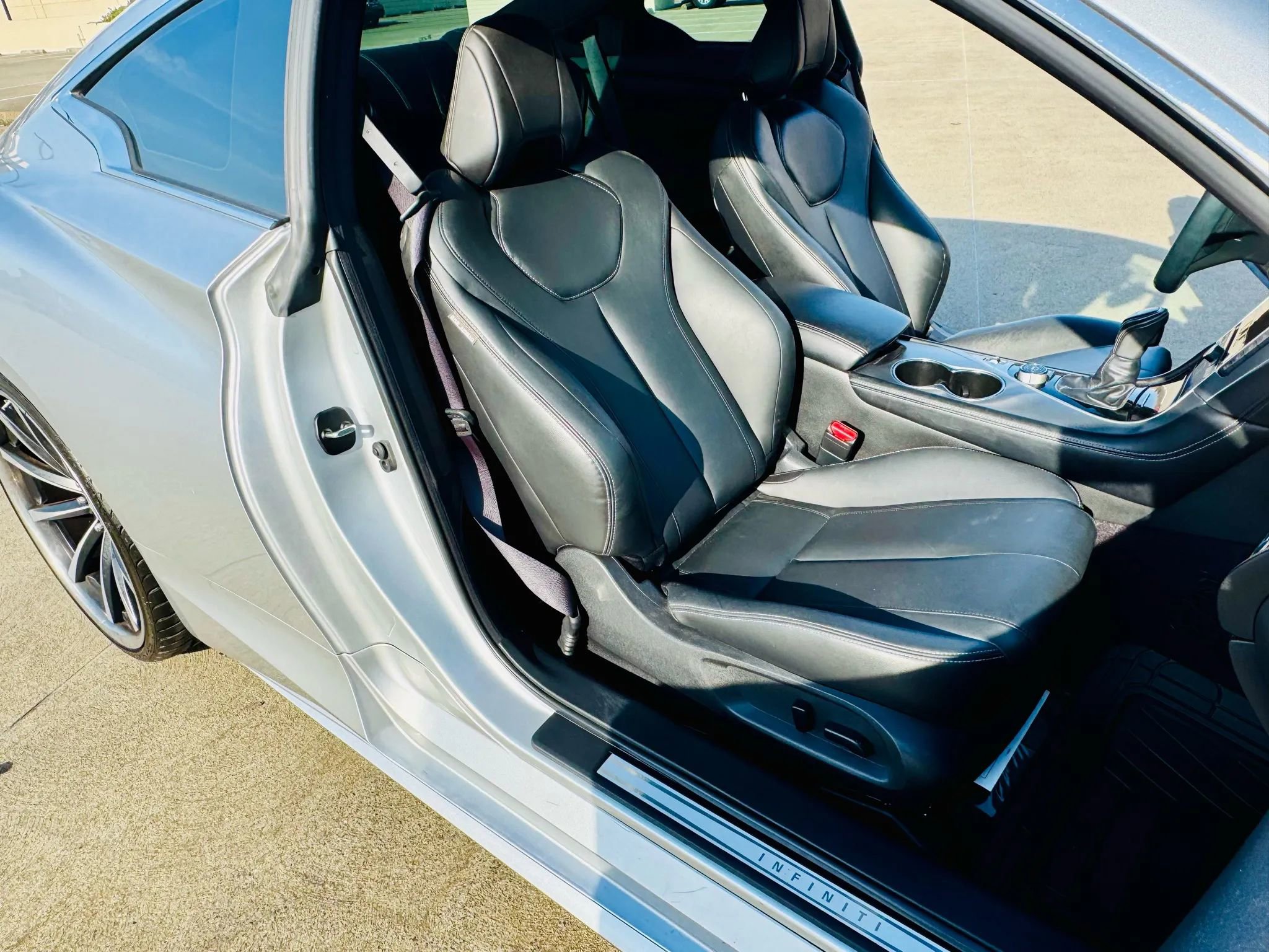 Used 2017 INFINITI Q60 3.0t w/ Premium Plus Package 3.0T image 25