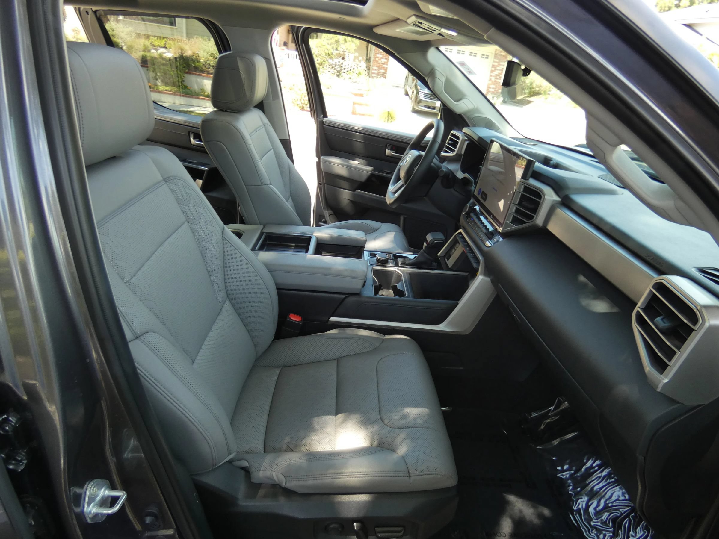 Used 2024 Toyota Tundra Limited w/ TRD Off-Road Package AWD/4WD image 30