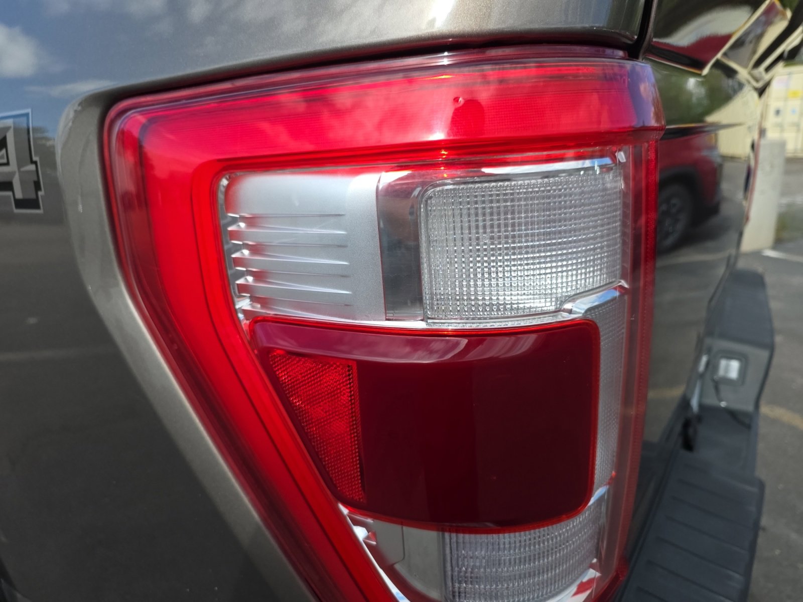 Used 2021 Ford F150 Lariat w/ Equipment Group 502A High image 19