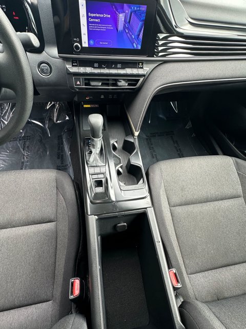 Used 2025 Toyota Camry LE FWD image 18