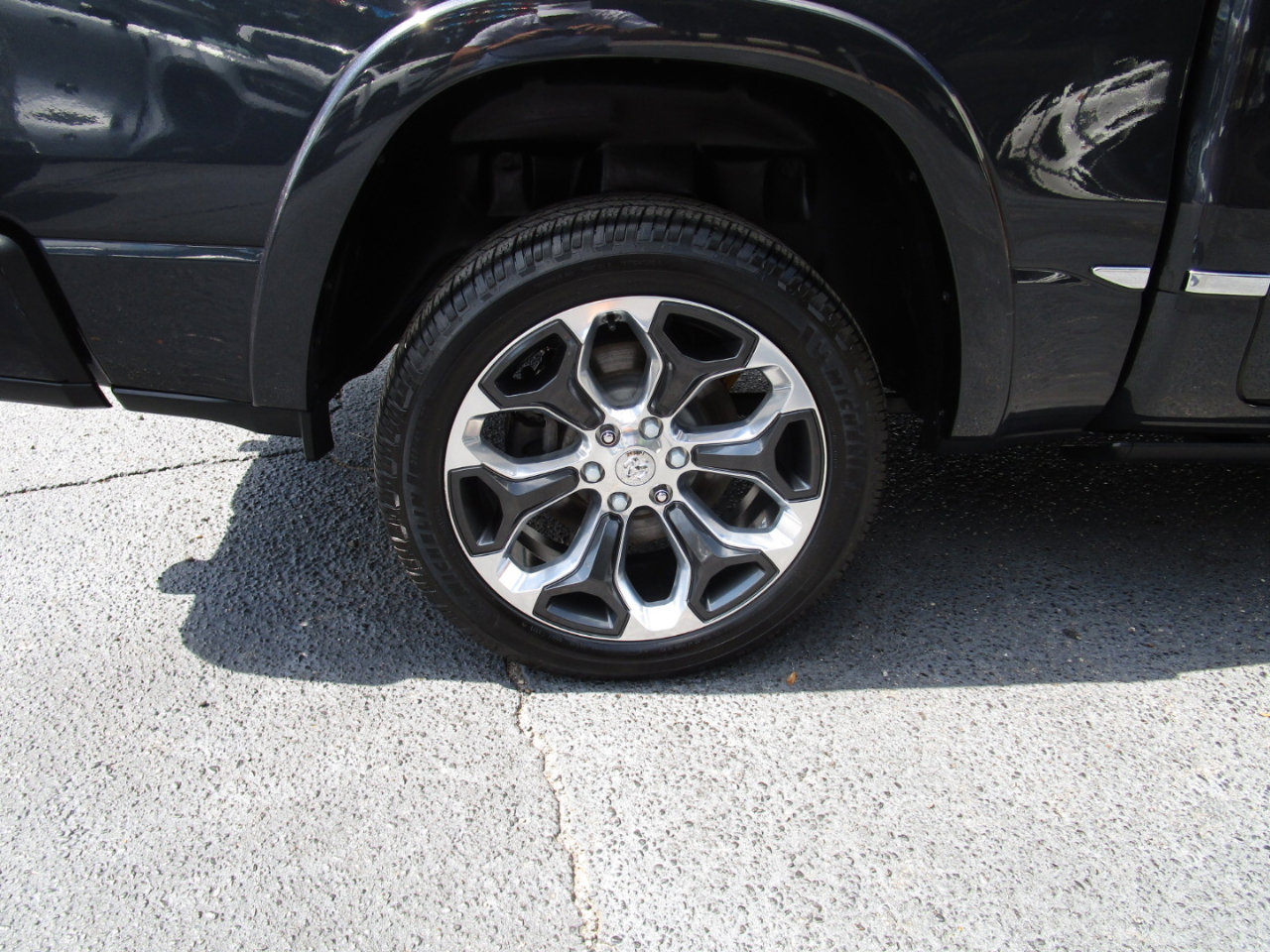 Used 2019 RAM 1500 Limited image 29