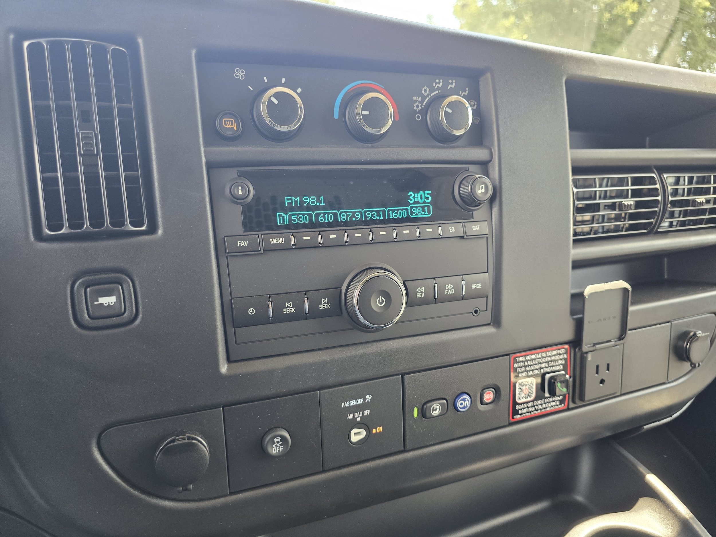 New 2025 Chevrolet Express 2500 w/ Driver Convenience Package RWD image 17